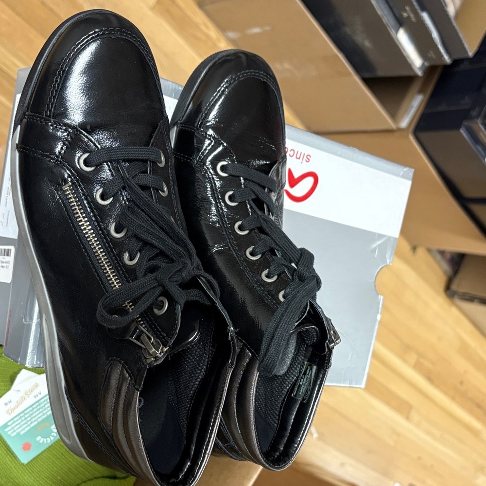 Ara Black High-Top Sneakers - Picture 3 of 5